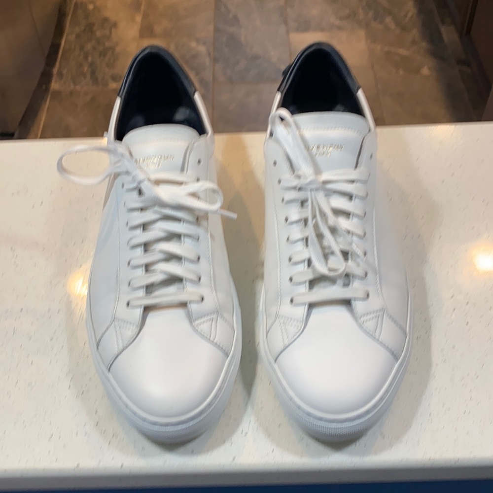 Authentic givenchey  sneakers size 46